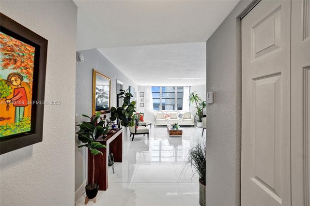 2750 NE 183rd St 2412, Aventura, FL 33160