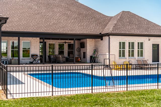 1322 Barry Ln, Gallatin, TN 37066