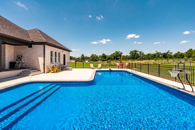 1322 Barry Ln, Gallatin, TN 37066