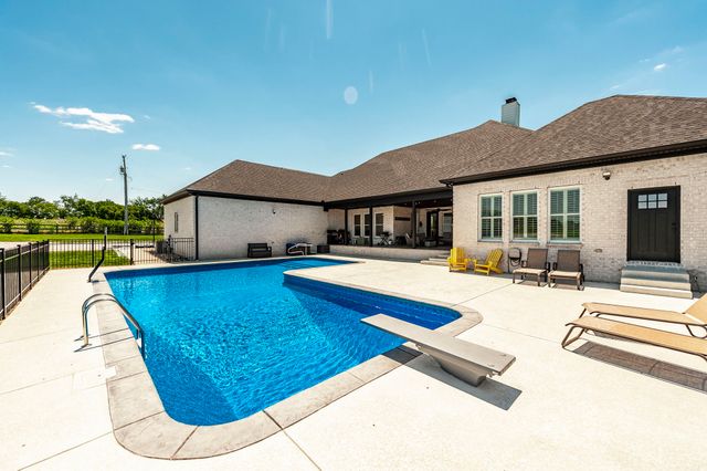 1322 Barry Ln, Gallatin, TN 37066
