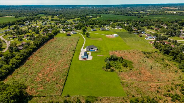 1322 Barry Ln, Gallatin, TN 37066