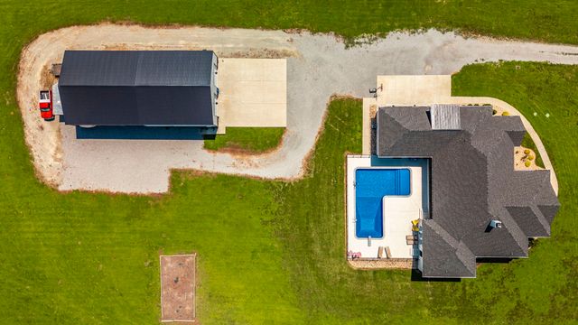 1322 Barry Ln, Gallatin, TN 37066