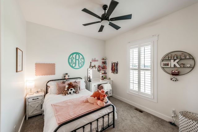 1322 Barry Ln, Gallatin, TN 37066
