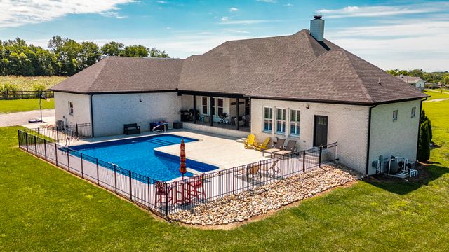 1322 Barry Ln, Gallatin, TN 37066