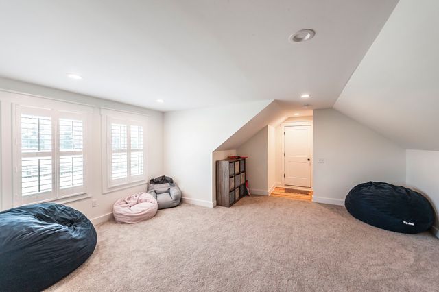 1322 Barry Ln, Gallatin, TN 37066