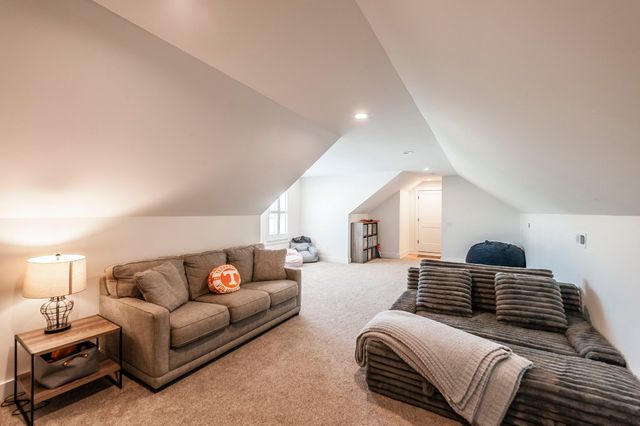 1322 Barry Ln, Gallatin, TN 37066