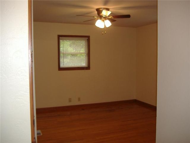 1212 W Pine Street, Rogers, AR 72756