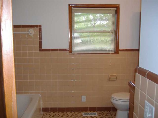 1212 W Pine Street, Rogers, AR 72756
