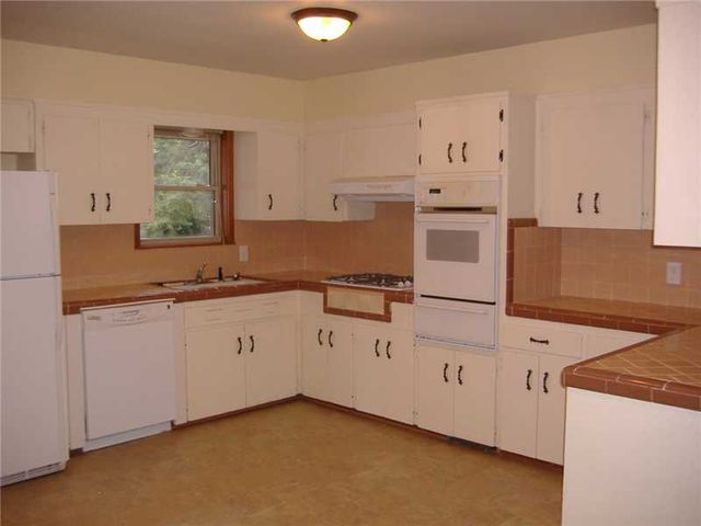 1212 W Pine Street, Rogers, AR 72756