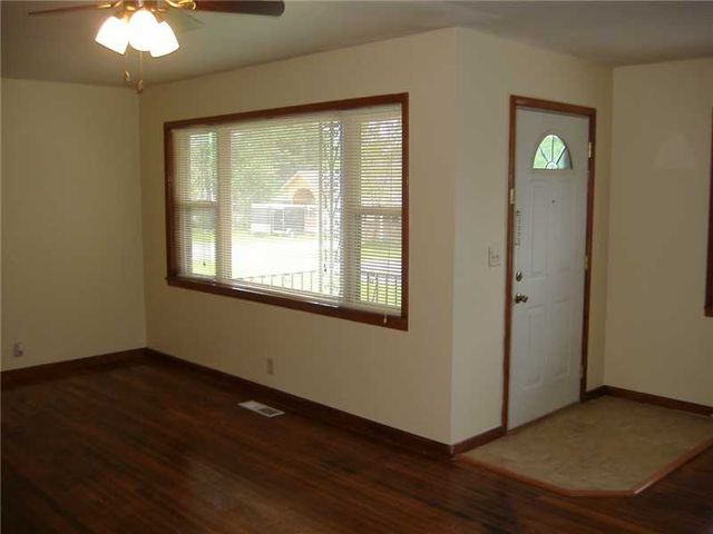 1212 W Pine Street, Rogers, AR 72756