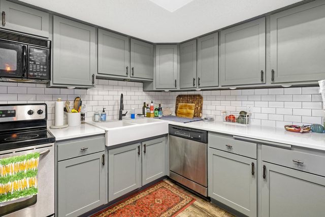 20 2nd Street NE P1606, Minneapolis, MN 55413