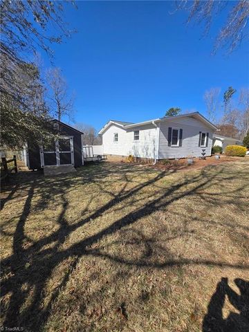 322 Quail Lane, Thomasville, NC 27360