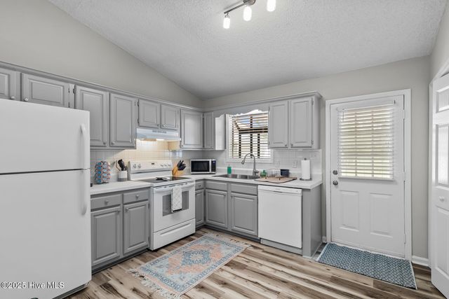 318 W Frances Street, Jacksonville, NC 28546