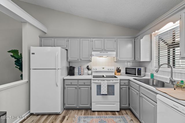 318 W Frances Street, Jacksonville, NC 28546
