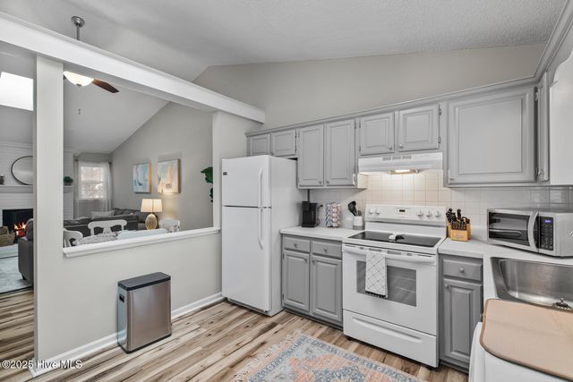 318 W Frances Street, Jacksonville, NC 28546