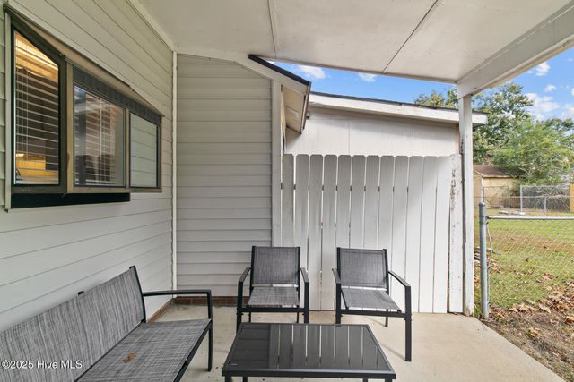 318 W Frances Street, Jacksonville, NC 28546