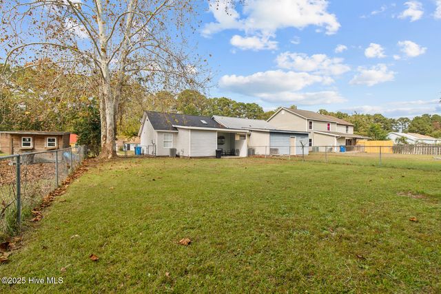 318 W Frances Street, Jacksonville, NC 28546