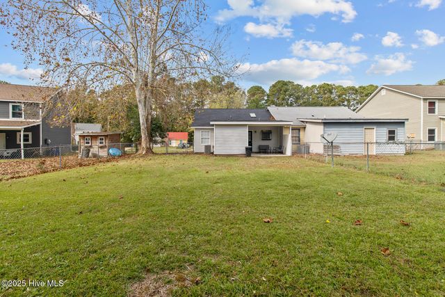 318 W Frances Street, Jacksonville, NC 28546