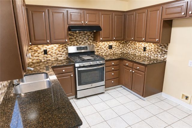 1403 SE 21st Street, Bentonville, AR 72712