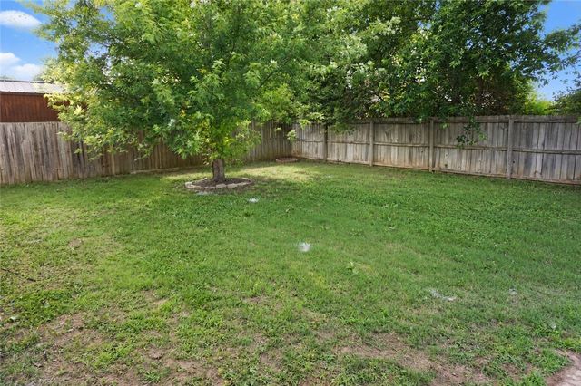 1403 SE 21st Street, Bentonville, AR 72712