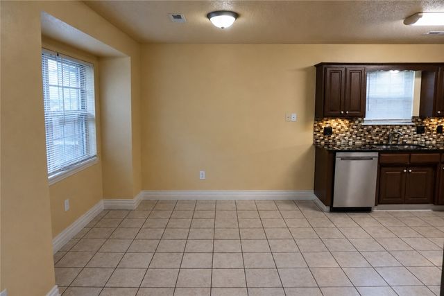1403 SE 21st Street, Bentonville, AR 72712