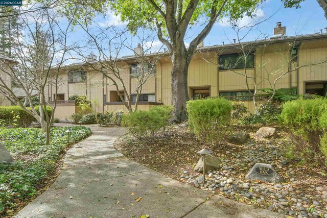 188 Alamo Sq, Alamo, CA 94507