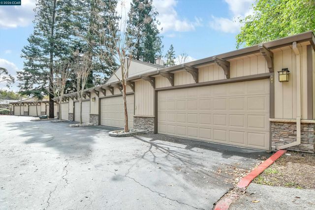 188 Alamo Sq, Alamo, CA 94507