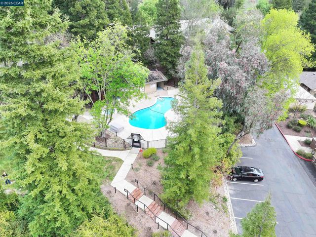 188 Alamo Sq, Alamo, CA 94507