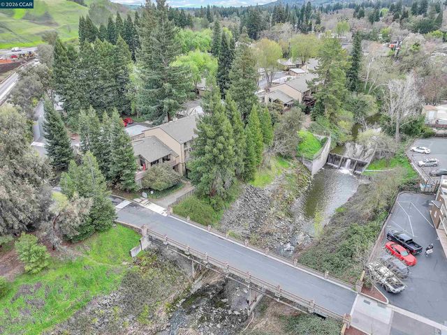 188 Alamo Sq, Alamo, CA 94507