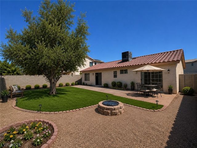 908 Sunnyfield Way, Henderson, NV 89015
