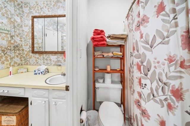 8649 Chalmette Drive, Shreveport, LA 71115