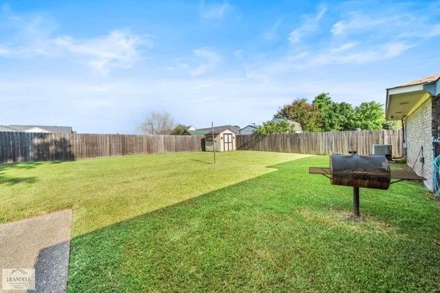 8649 Chalmette Drive, Shreveport, LA 71115