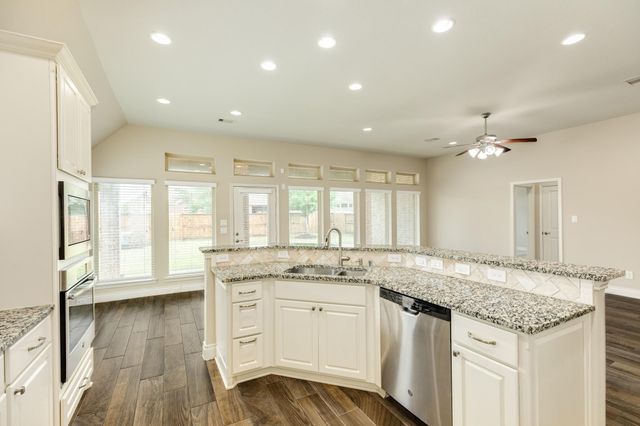 3539 Whitman Drive, Iowa Colony, TX 77583