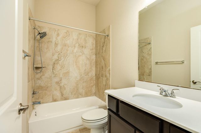 3539 Whitman Drive, Iowa Colony, TX 77583