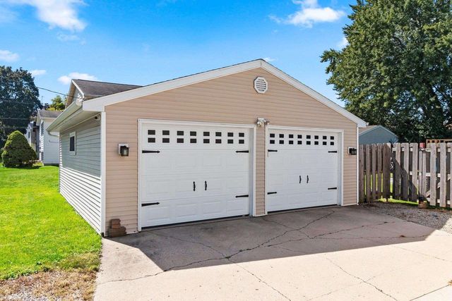 124 IRENE STREET, Neenah, WI 54956