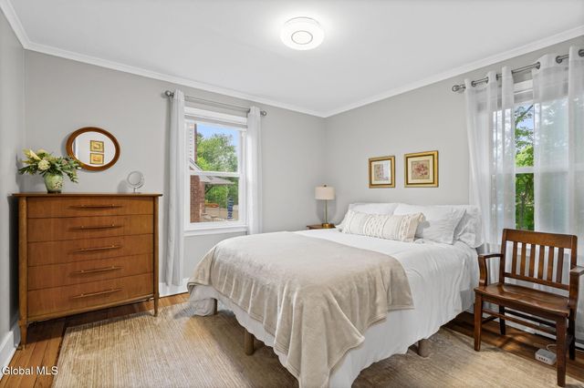 18 Oxford Road, Albany, NY 12203