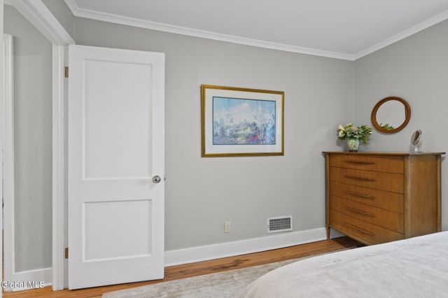 18 Oxford Road, Albany, NY 12203
