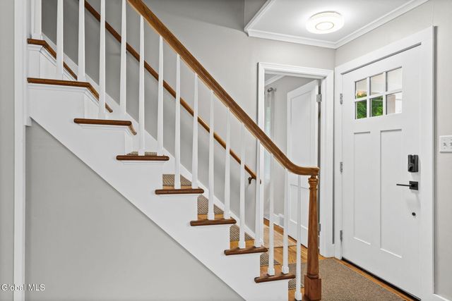 18 Oxford Road, Albany, NY 12203