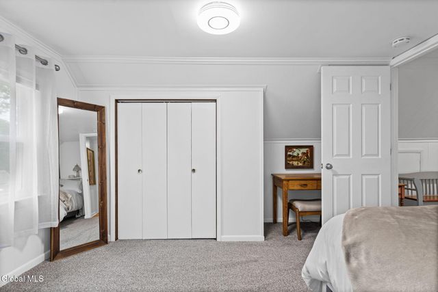 18 Oxford Road, Albany, NY 12203