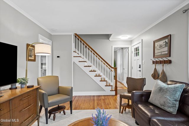 18 Oxford Road, Albany, NY 12203