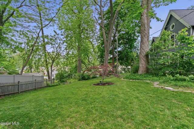 18 Oxford Road, Albany, NY 12203