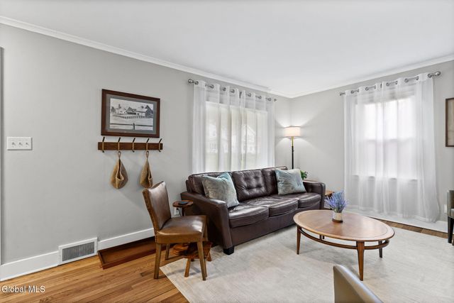 18 Oxford Road, Albany, NY 12203