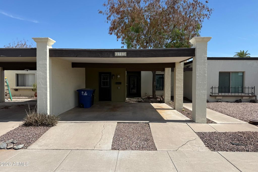1711 E GAYLON Drive, Tempe, AZ 85282