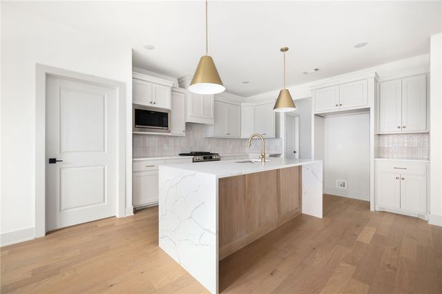 6 Abbey Lane, Bella Vista, AR 72715