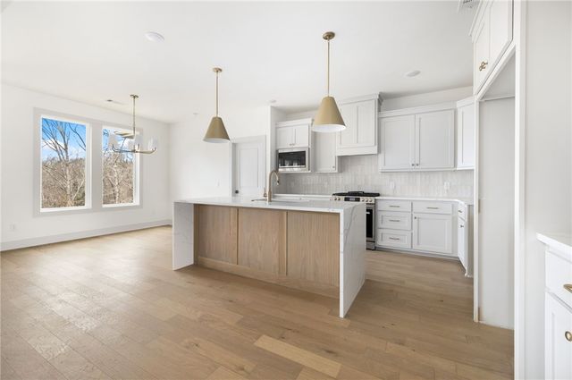 6 Abbey Lane, Bella Vista, AR 72715