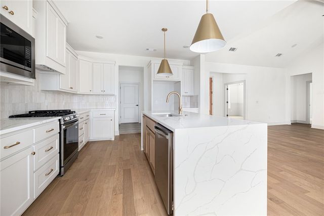 6 Abbey Lane, Bella Vista, AR 72715