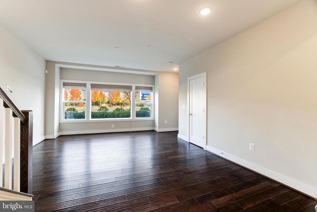 44752 TIVERTON SQ, Ashburn, VA 20147