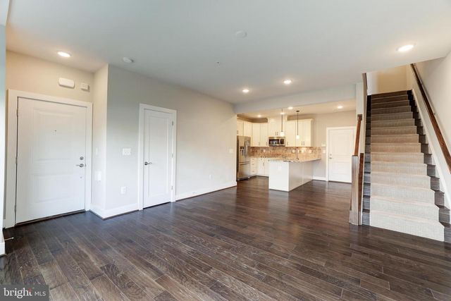 44752 TIVERTON SQ, Ashburn, VA 20147