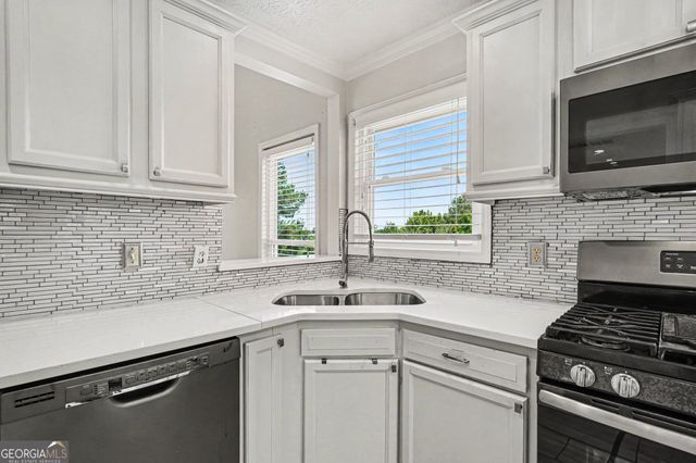 1391 Buckingham Court, Hampton, GA 30228
