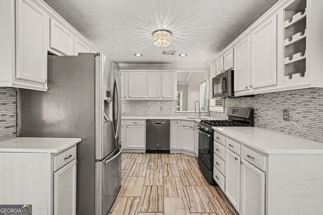 1391 Buckingham Court, Hampton, GA 30228